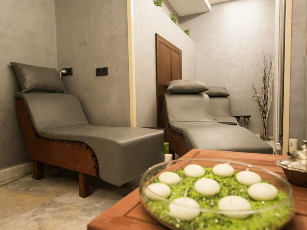 spa-private-couple